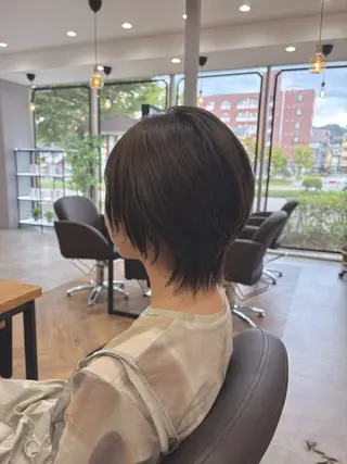 ショート ミナミ マキコのヘアスタイル