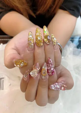 セミロング パンダ ネイルのネイルデザイン