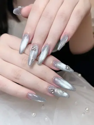 ネイル T. Leeのネイルデザイン