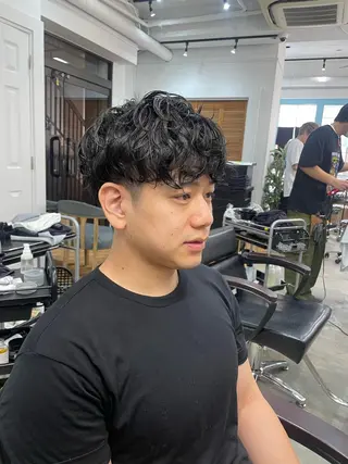 パーマ メンズ RIN／韓国ヘア レイヤーカットのヘアスタイル