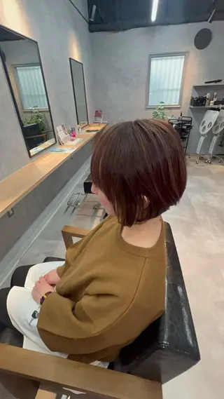 ショート motoトップカラー リスト/ブリーチカラのヘアスタイル