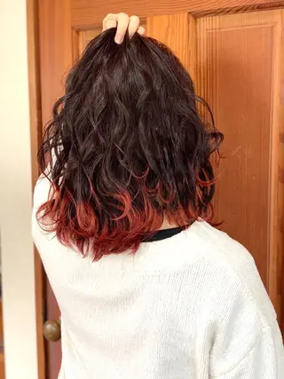 セミロング 西村 真実子のヘアスタイル