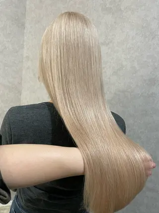 ロング カラー Taku /ケアハイトーンのヘアスタイル