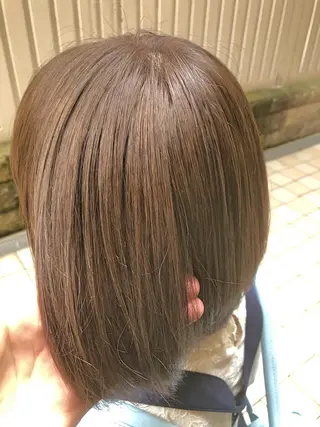 ショート カラー antica YOSHIのヘアスタイル