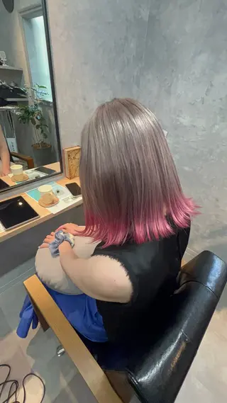 ミディアム motoトップカラー リスト/ブリーチカラのヘアスタイル