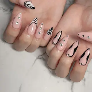 ネイル NEO Beauty Salon所属・𝐍𝐄𝐎 𝐉𝐔𝐑𝐈のネイルデザイン