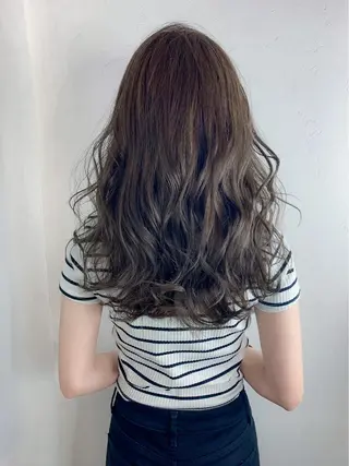 ミディアム カラー Luxbe hakataのヘアスタイル
