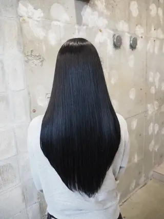 ロング カラー マユ/ SYS by fitのヘアスタイル
