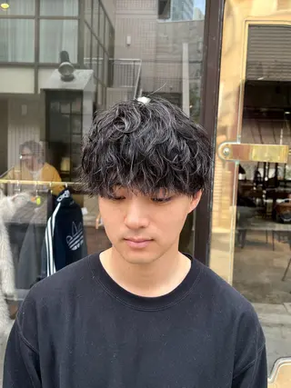 ショート パーマ ヘアアレンジ メンズ 透明感/艶髪矯正 🪐takushiのヘアスタイル