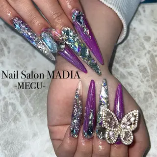 ネイル MADIA藤沢所属・MADIA MEGUのネイルデザイン