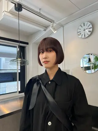 ショート INORI|艶カラ ー|フェイスレイヤーのヘアスタイル