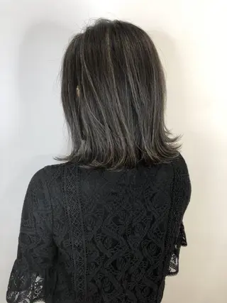 カラー 濱川 佳奈のヘアスタイル
