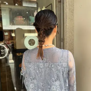 セミロング ヘアアレンジ 芦刈咲来/髪質改善/ 赤み消し/顔周りのヘアスタイル