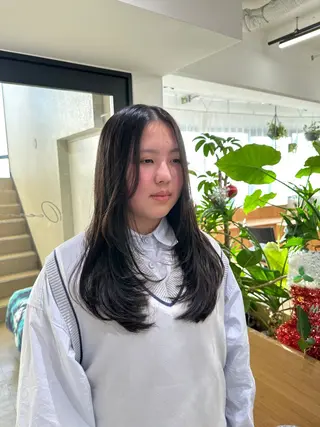 ロング 川上 彩夏のヘアスタイル