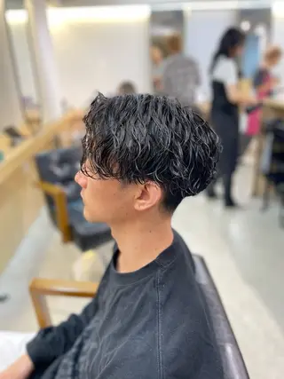 ミディアム パーマ メンズ マエダ リョウのヘアスタイル
