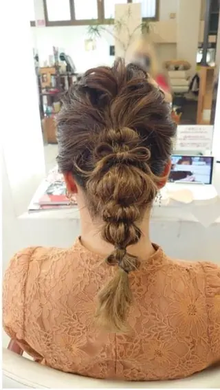 セミロング ヘアアレンジ キンジョウ エナミのヘアスタイル