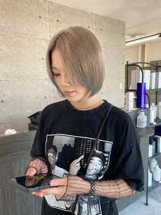 ショート カラー ULu. 岡山駅店 髪質改善トリートメント＆ハイトーンカラー所属・ULu岡山駅店 SUZUKAのヘアスタイル