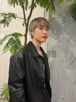 ショート カラー デザインカラー🥂 YUKAのヘアスタイル