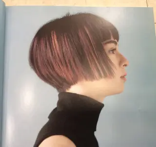 ショート カラー au美容室所属・au栄矢場町 水素髪質改善Tのヘアスタイル