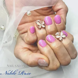 ネイル Noble Rose🥀のネイルデザイン