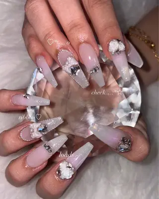 ロング reve所属・渡邊 ゆめののネイルデザイン
