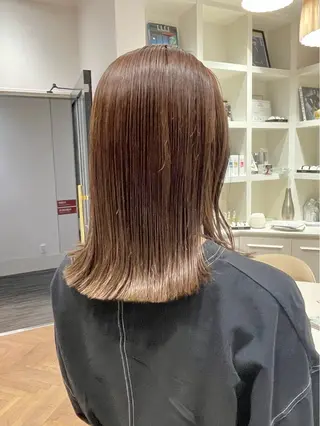 ミディアム カラー ELLE salon サエのヘアスタイル