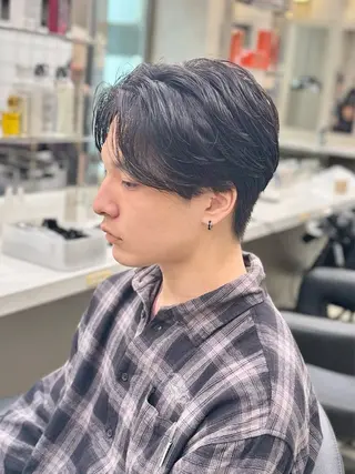 ミディアム パーマ ヘアアレンジ メンズ 顔まわりカット の達人のヘアスタイル