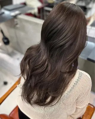ロング un【アン】 Ebiのヘアスタイル
