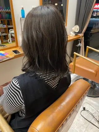 ミディアム カラー 田崎 暁大のヘアスタイル