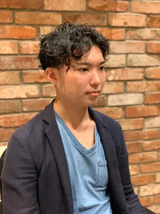 ミディアム パーマ メンズ HIROGINZAプレミアムバーバー赤坂店所属・田中 千恩のヘアスタイル