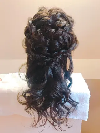 ロング ヘアアレンジ 🌈elua yukaのヘアスタイル