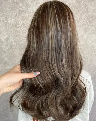 ロング カラー UNDER vr 【アンダーバー】のヘアスタイル