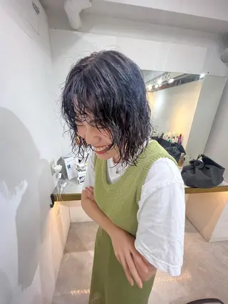 セミロング パーマ je suis heureuse所属・ハイライトカラー 🌀ゆい❣️のヘアスタイル