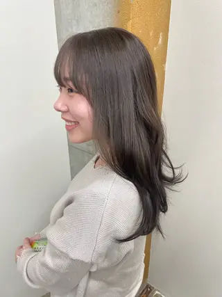 ロング lift by mag所属・ユナ ナチュラル／透明感のヘアスタイル