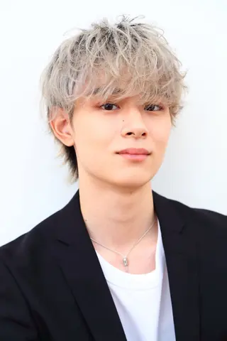 メンズ カラー メンズ ヘアメイク ハイトーン キャロのヘアスタイル