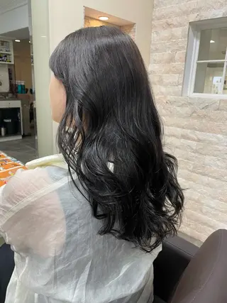 ロング カラー 平 ちひろのヘアスタイル