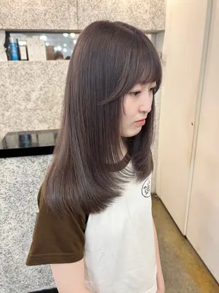 ミディアム カラー 米中 杏里のヘアスタイル
