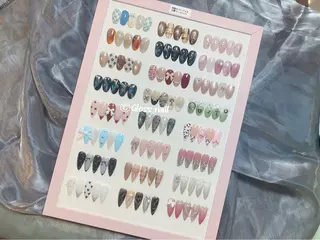 ネイル Gloss nail salonジェル＆長さだし専門店所属・Meri💅ジェル& チップ長さだし専門のネイルデザイン