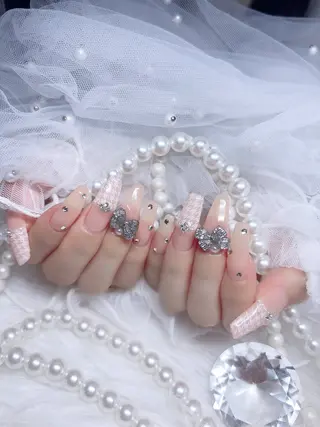 ネイル Yudia🦋 azuのネイルデザイン