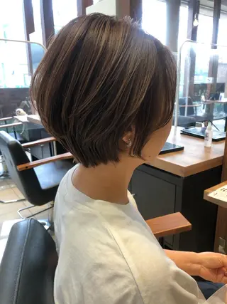 ショート カラー ディレクター ノナカのヘアスタイル