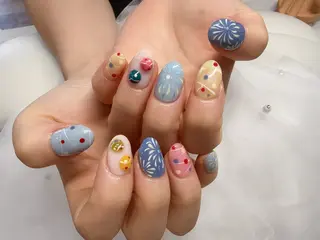 ネイル Fairyフェアリーネイルサロン所属・シズ セキのネイルデザイン