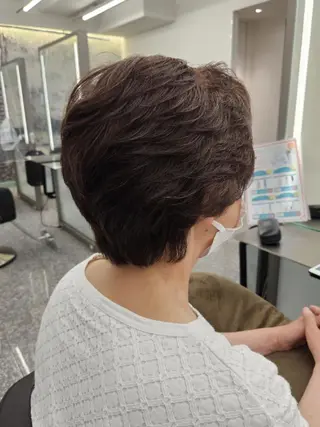 ショート パーマ カラー あいだ 透明感カラー🐼のヘアスタイル