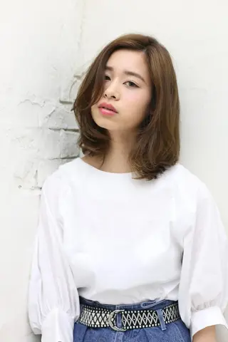 ミディアム 小林 永佳のヘアスタイル