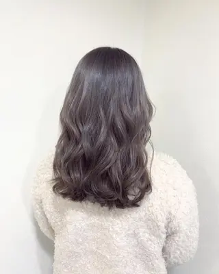 セミロング ヤマグチ ヒカルのヘアスタイル