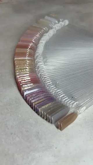 ネイル 人見 菜巴(ネイリスト)のネイルデザイン