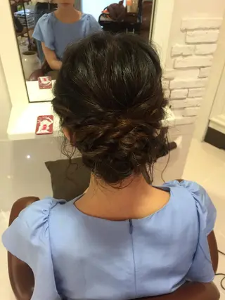 セミロング ヘアアレンジ N°+aero 🦔近藤　のぞみ🦔のヘアスタイル