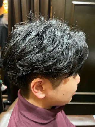 ミディアム パーマ メンズ バーバーショップ大宮店所属・小磯 優太のヘアスタイル