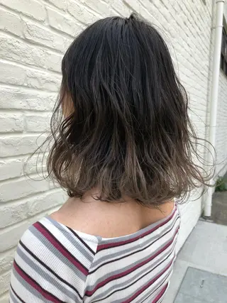 ショート カラー ニシオカ タクヤのヘアスタイル