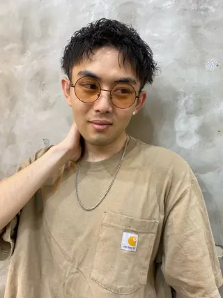 パーマ メンズ eTONe所属・志賀 あずみのヘアスタイル