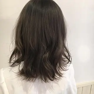 セミロング カラー 宮内 真乃のヘアスタイル